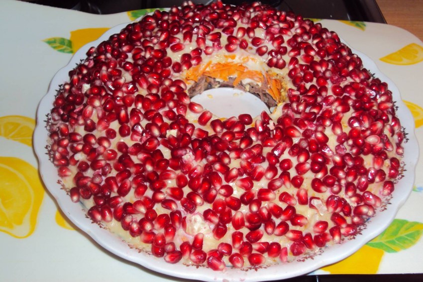 Салат гранатовый Бриз
