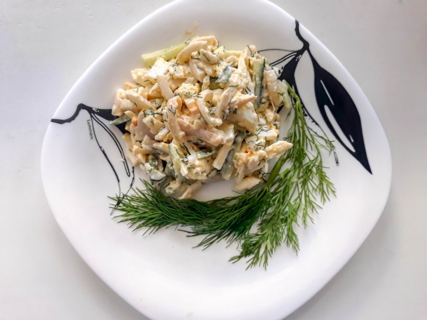 Салат Черномор с кальмарами