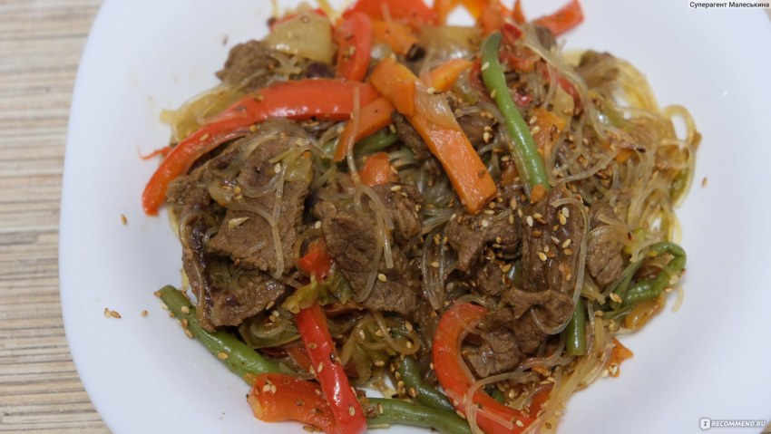 Фунчоза с говядиной и овощами