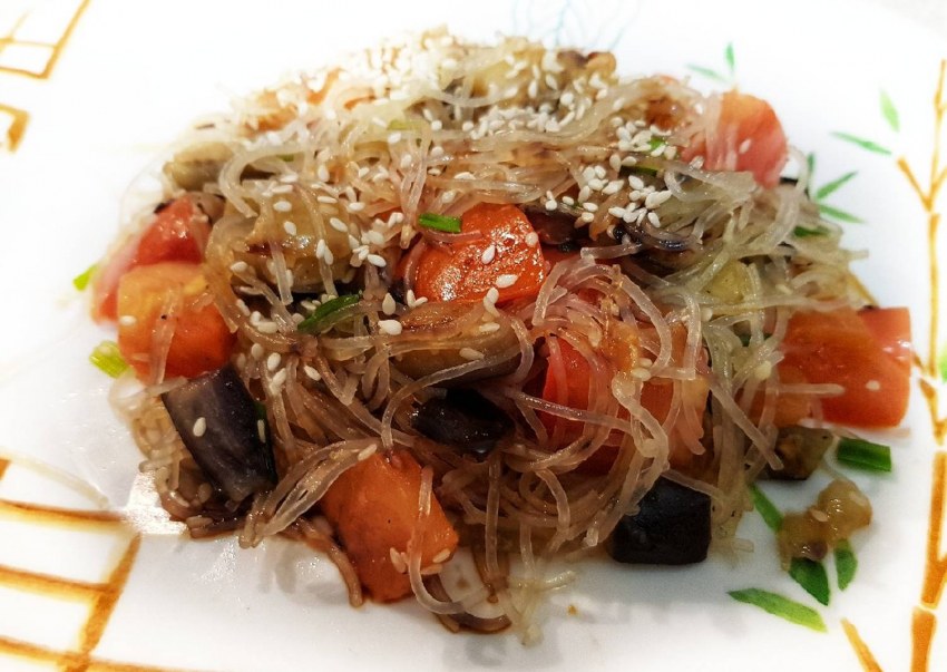 Фунчоза с говядиной и с баклажанами