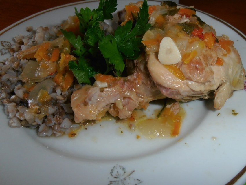 Кролик тушеный с овощами