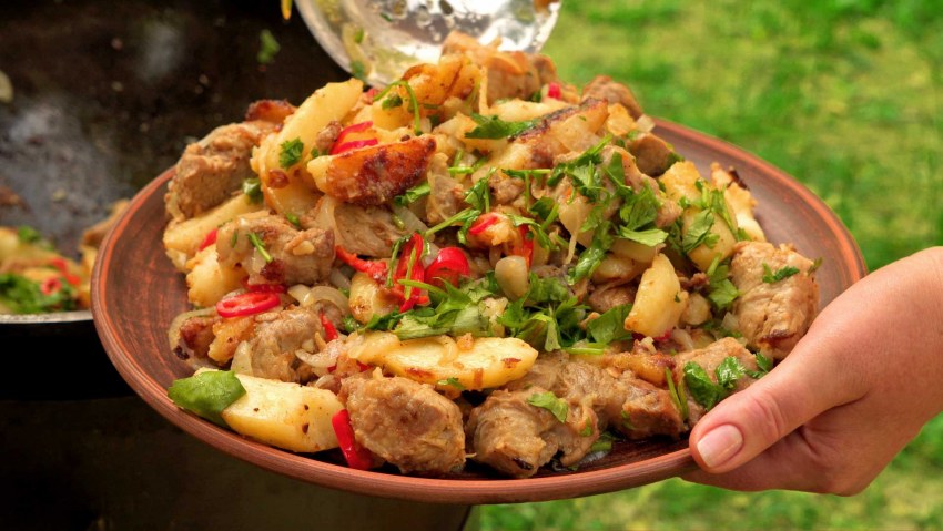 Мясо по-королевски на кеци