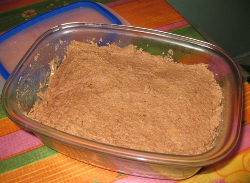 Закуска с паштетом из куриной печени