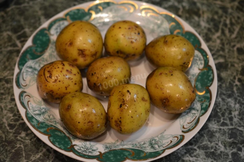 Картошка с грудинкой в микроволновке
