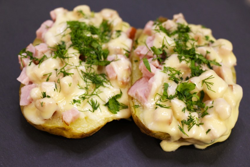 Печеный картофель в мультиварке