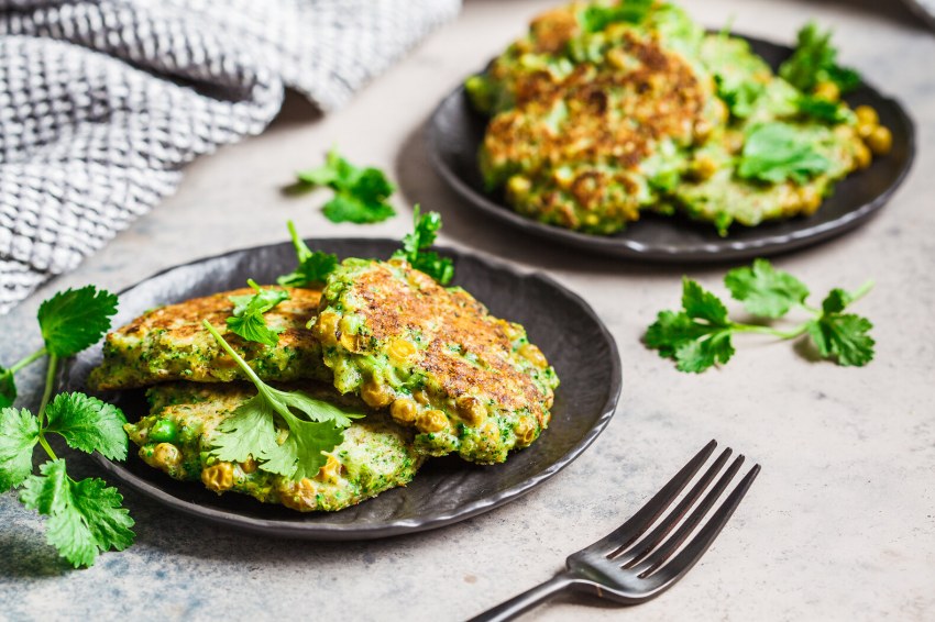 Кабачковые оладьи с кукурузой