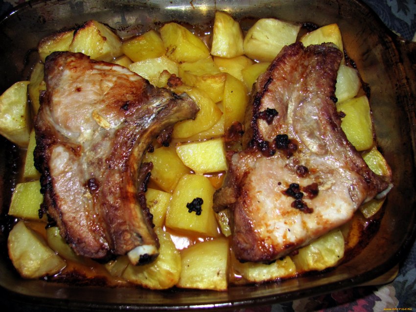 Отварной картофель с мясом