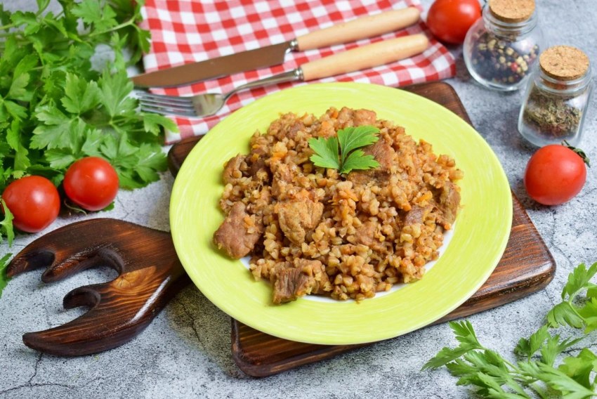 Гречка по-купечески со свининой