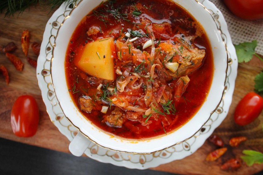 Борщ с фасолью и грибами