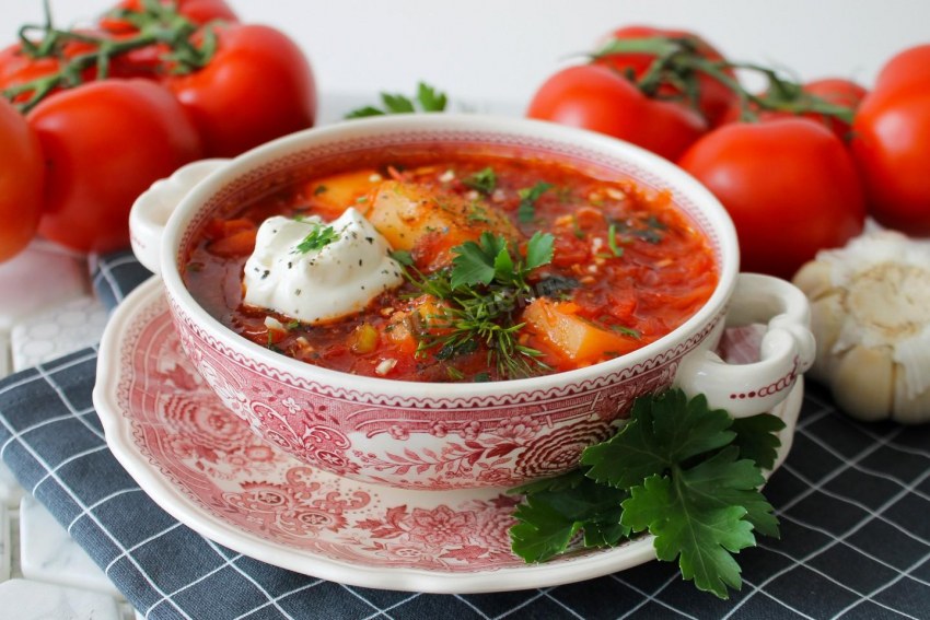Борщ с фасолью и грибами