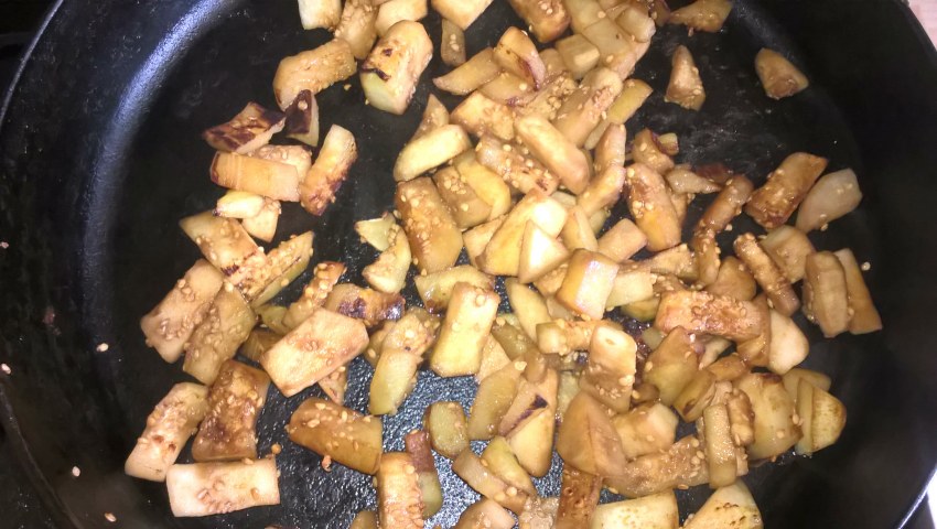 Салат с баклажанами и брынзой