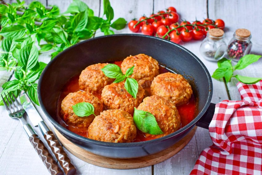Chicken balls in Sauce