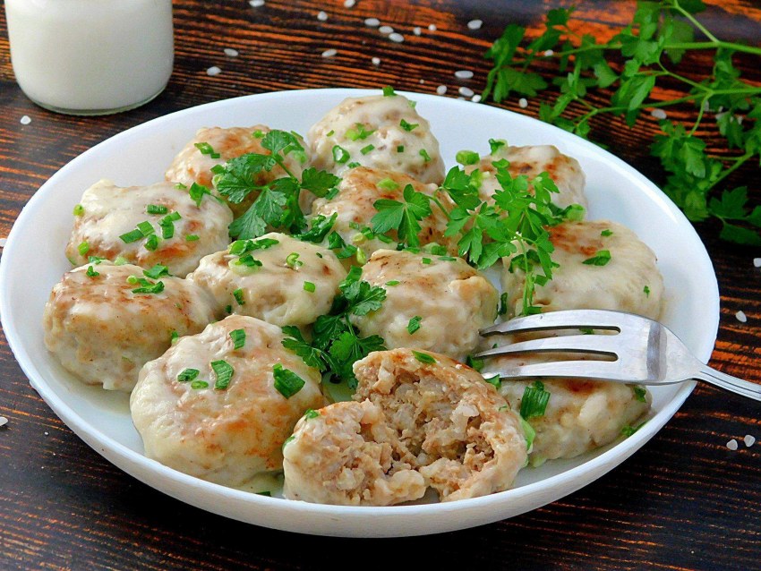 Фрикадельки с макаронами в духовке