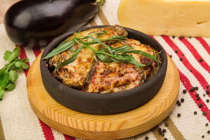 Баклажаны фаршированные грецкими орехами по-грузински