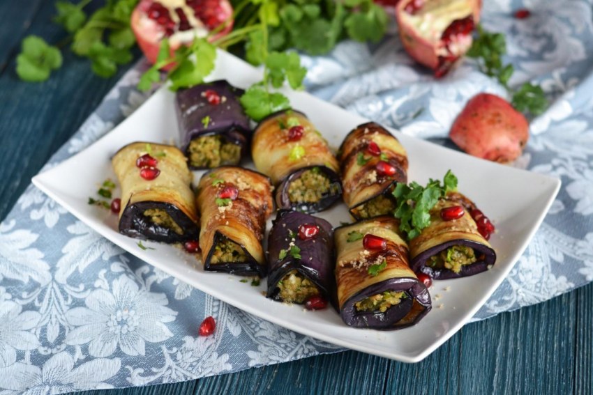 Вкусные рулетики из баклажанов с грецкими орехами