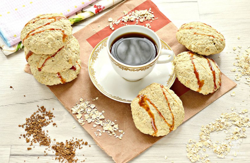 Овсяное печенье с кунжутом и изюмом