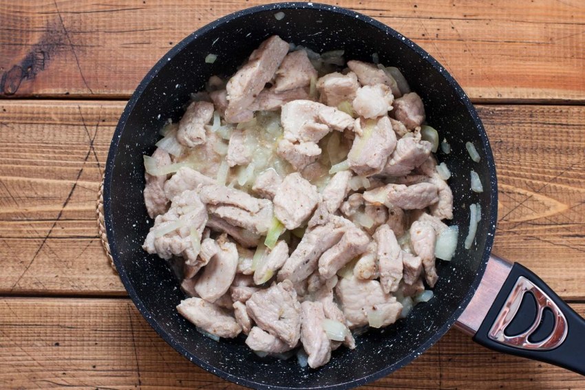 Куриные кусочки в сливочном соусе