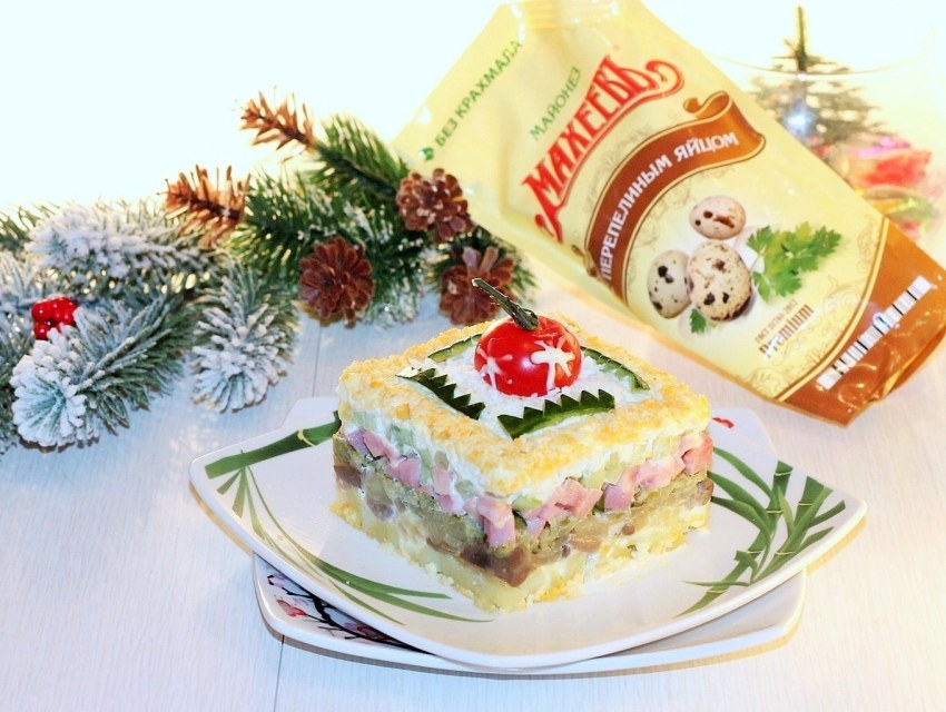 Салат с ветчиной и сыром