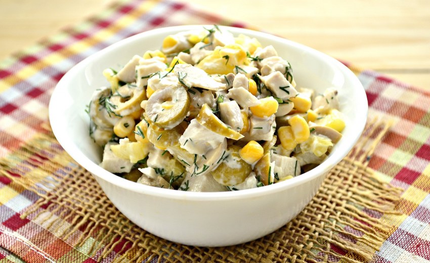 Салат куриный с орехами