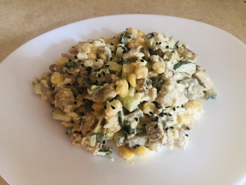 Слоёный салат с курицей