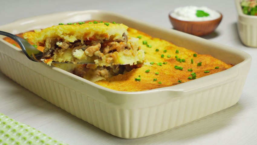 Запеканка с пюре курицей грибами