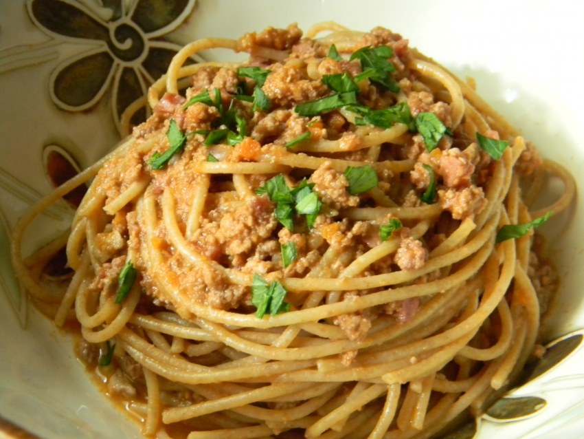 Спагетти болоньезе с курицей