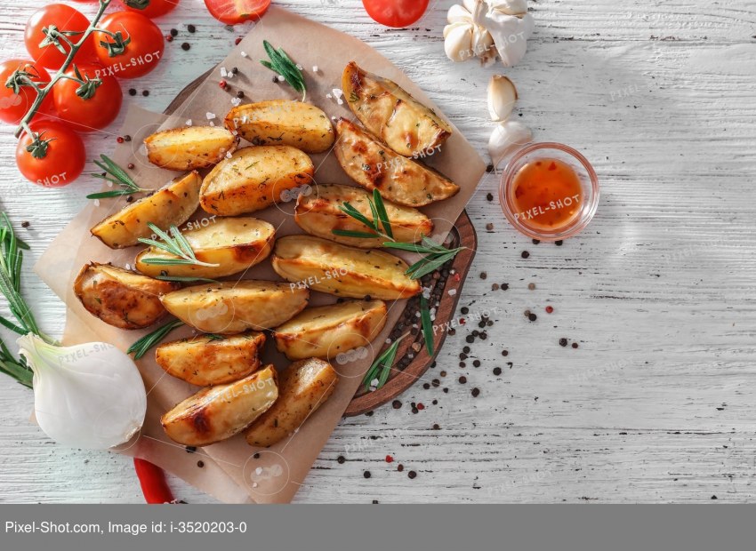 Печеный картофель с розмарином