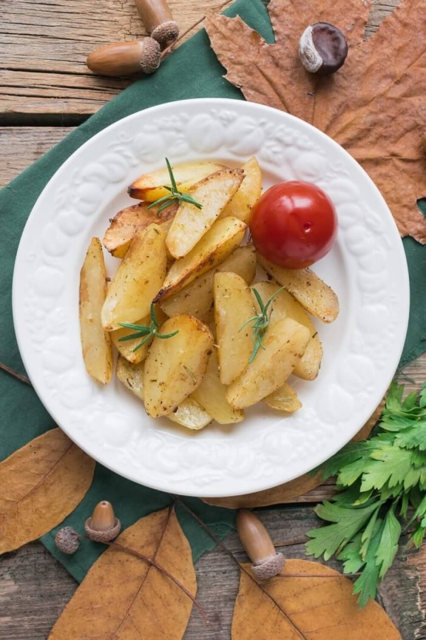 Картофель по деревенски с розмарином