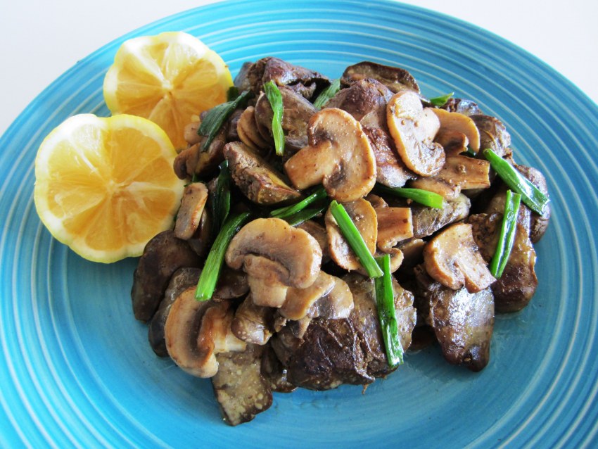 Куриная печенка с грибами