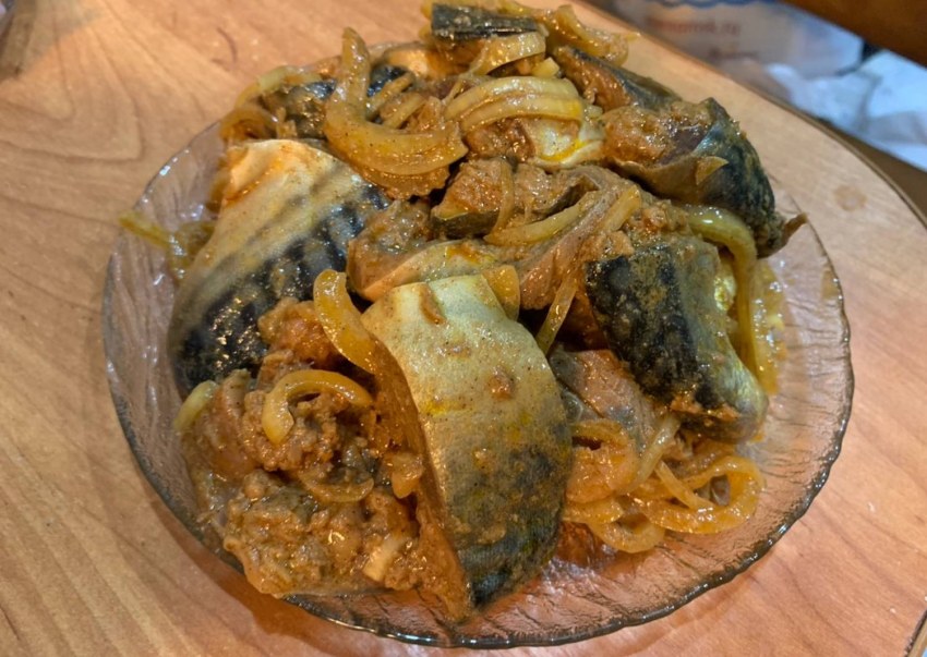 Скумбрия маринованная с луком