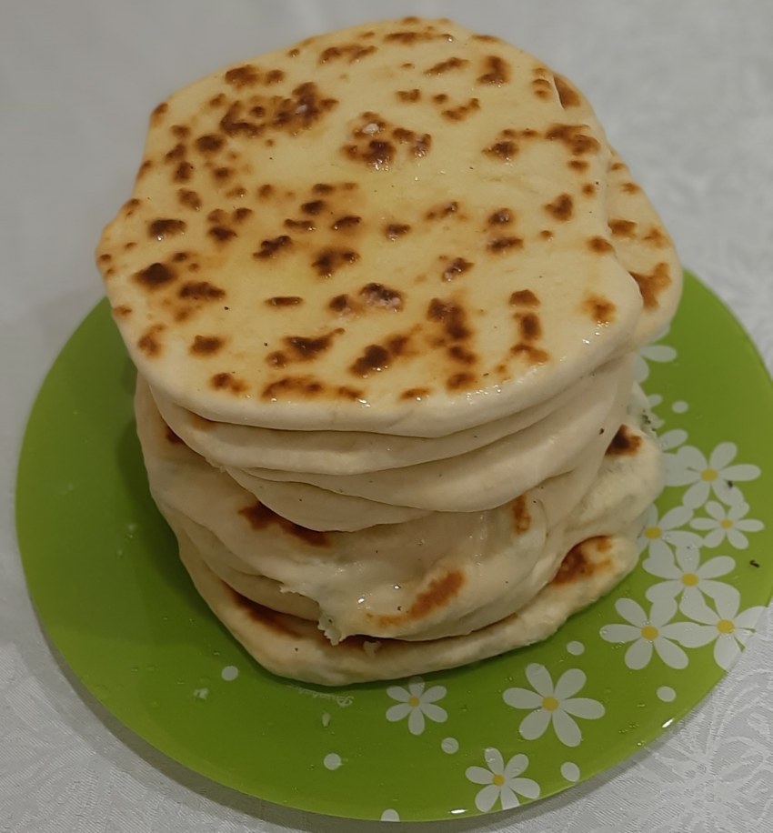 Лепешки с луком и сыром на кефире