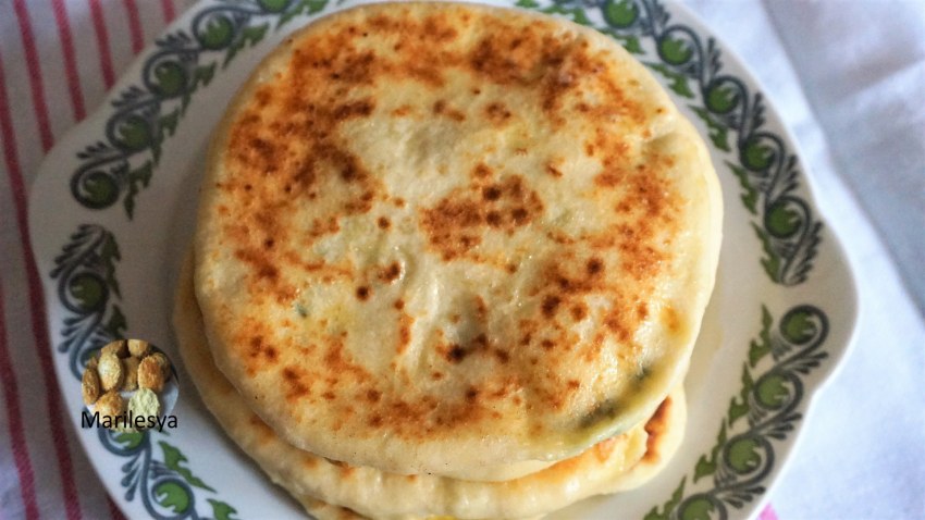 Сырные лепешки с ветчиной