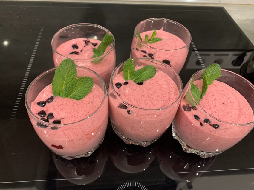 Веганская закуска в шотах амюз Буш