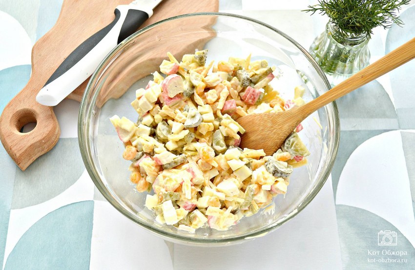 Салат крабовое мясо мясо кукуруза огурец