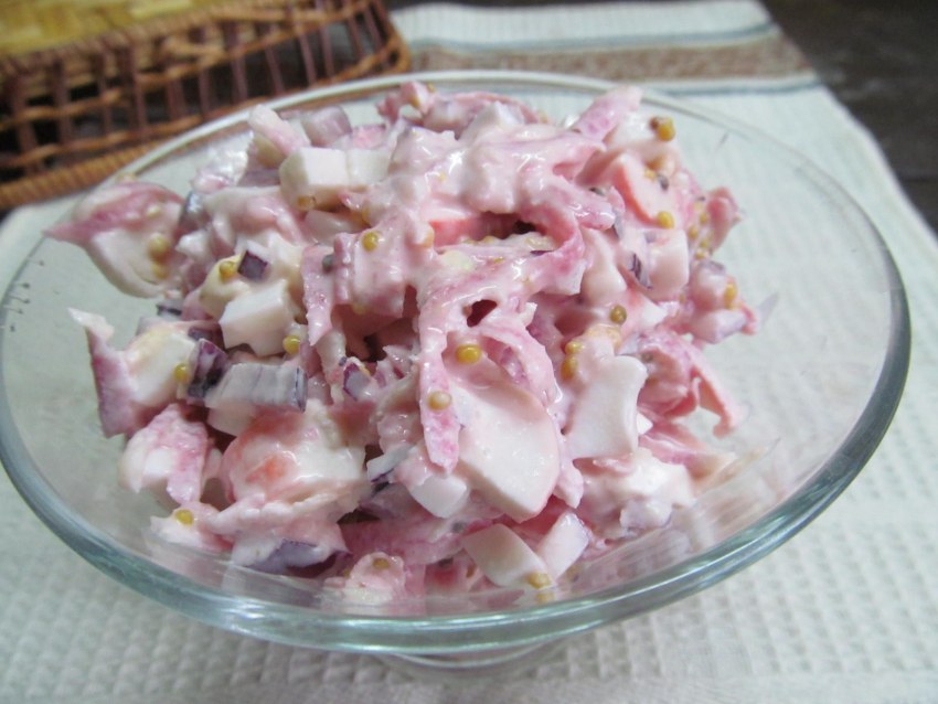 Крабовый салат с зеленым луком