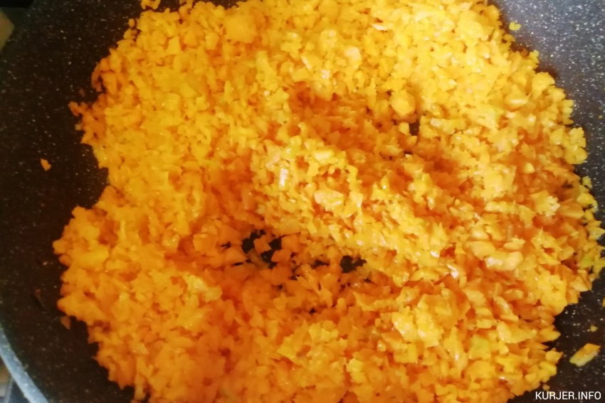 Кабачковая икра на ложке
