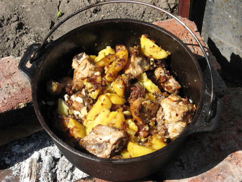 Курица с картошкой в казане