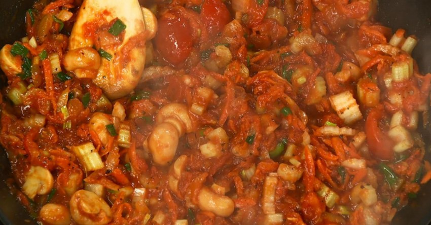 Баклажаны тушеные с овощами