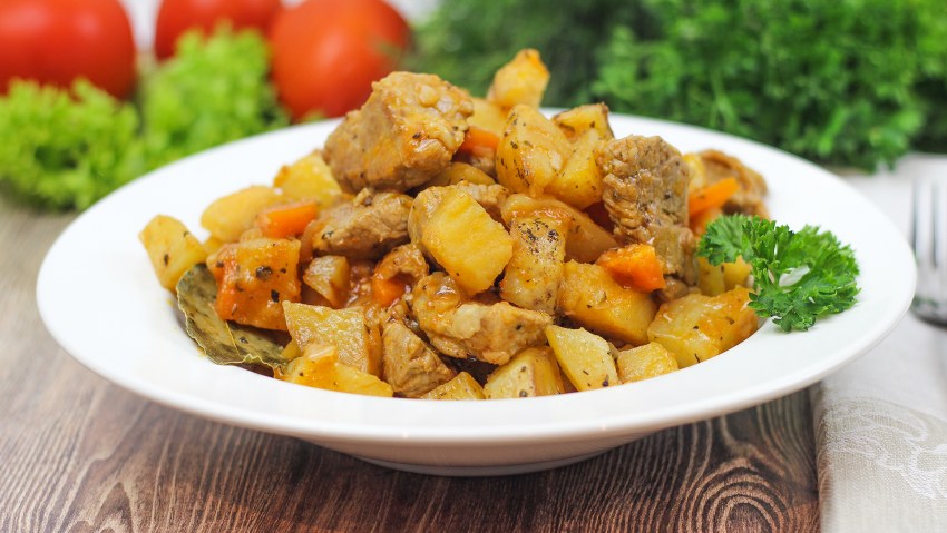 Плов из свинины с луком и морковью