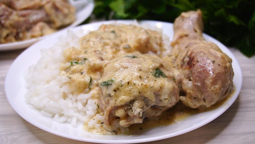 Курица со сметанным соусом