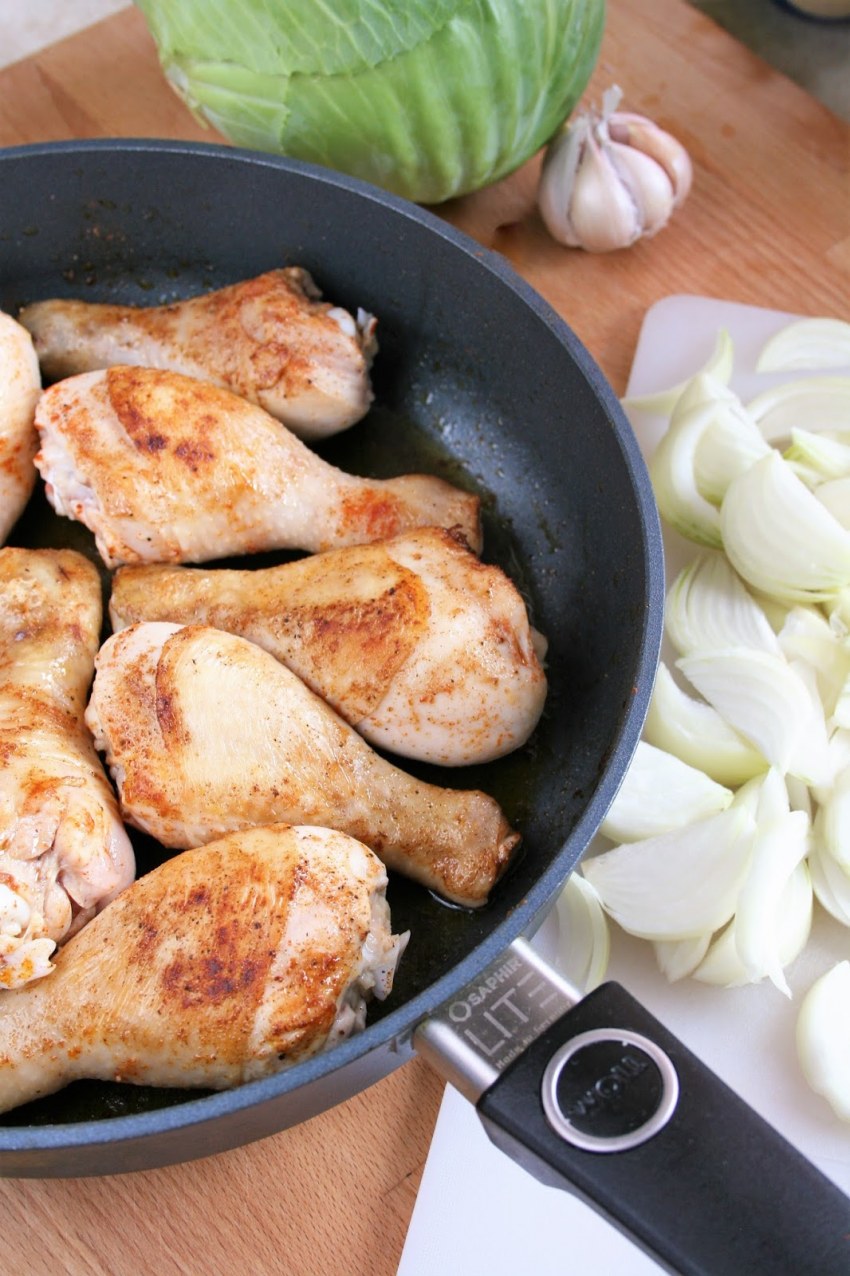 Жареная голень курицы