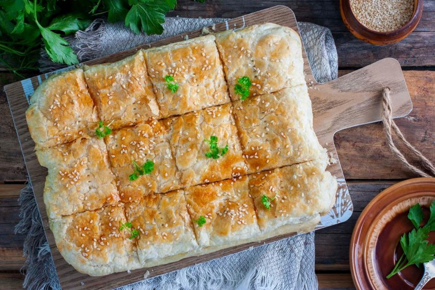 Пирожки с картошкой из слоеного теста