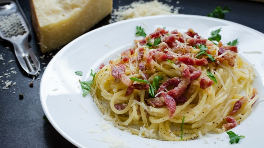 Паста с курицей и томатами черри