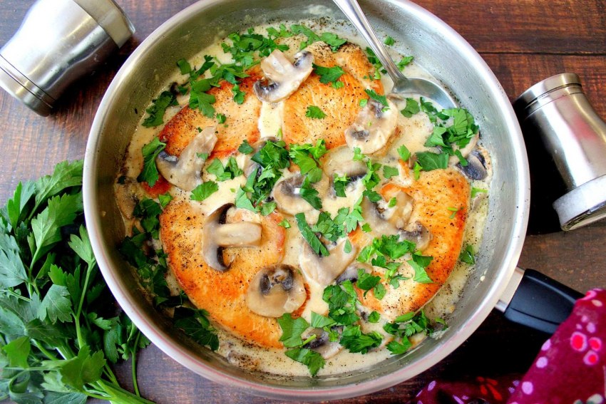 Луково грибной соус
