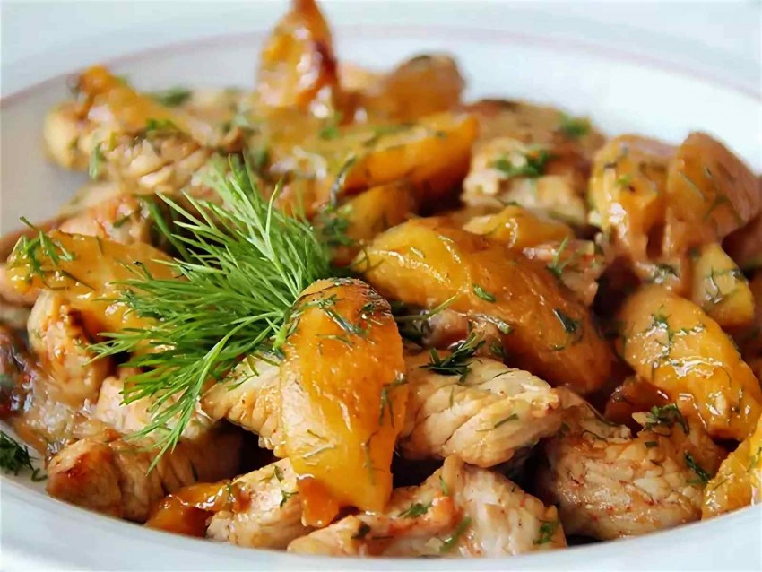 Филе индейки с морковью и луком