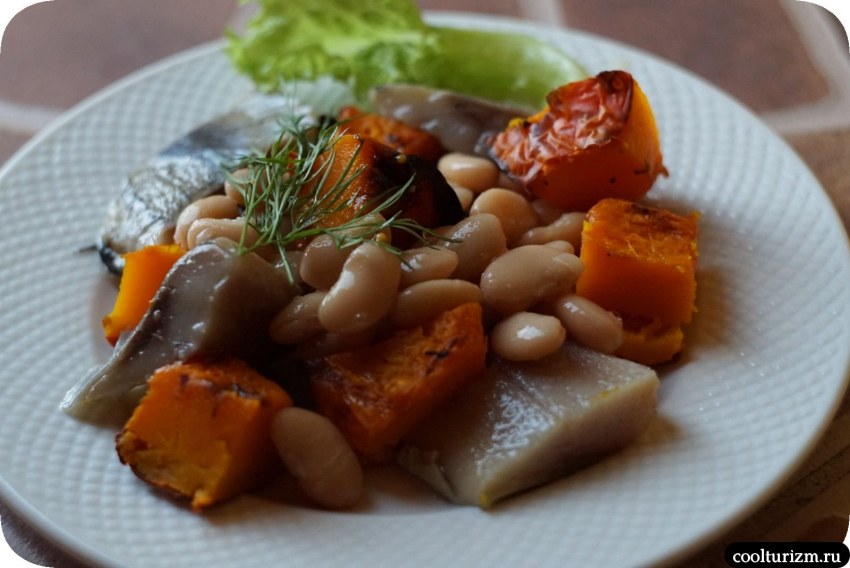 Салат с куриной печенью и грибами