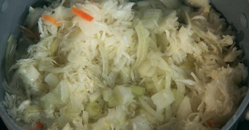 Капуста квашеная, перловая крупа, суп