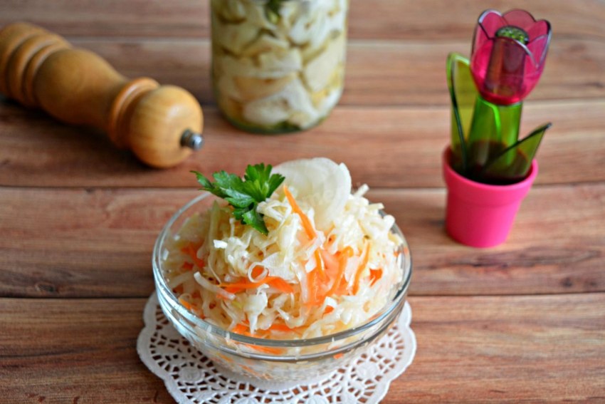 Квашеная капуста слоями с морковкой