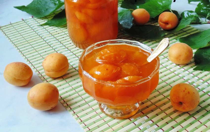 Абрикосовое варенье с косточками