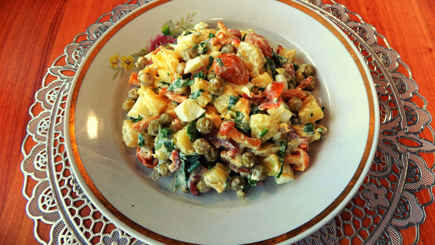 Картофельный салат с яйцом